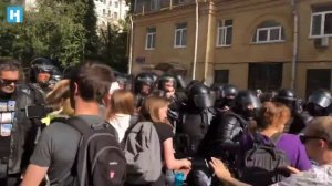 ОМОН и Росгвардия побили москвичей и рекорд Болотной по задержания