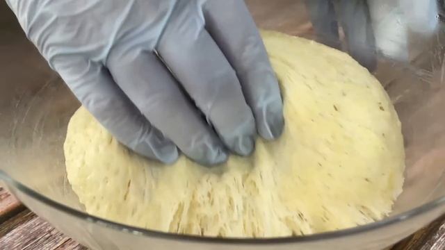 Воздушные булочки с ореховой посыпкой!