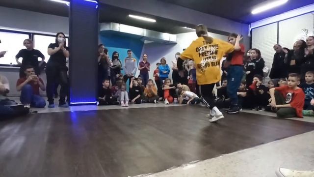 НИКА vs ПЕТЕРС | ТОП 8 B-girls до 18 лет | "Street-king battle" г. Оренбург смотреть онлайн