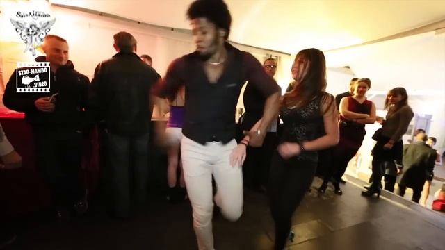 Terry SalsAlianza & Amely - social dance 2 @ Salsa Night ' Péniche Touta ' смотреть онлайн