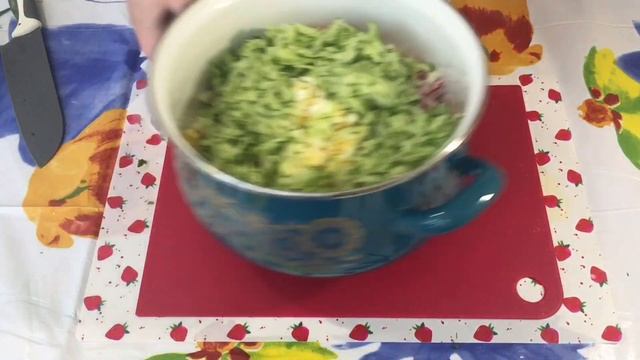 ОКРОШКА на сметане! ОЧЕНЬ ВКУСНО! Скорее делайте!! The first dish on sour cream