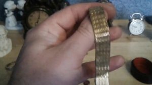 Настольные часы .Фалеристика .Значки и знаки .Старинные брошки . .Федоскино шкатулка.Покупки .