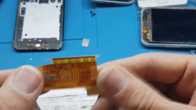 Samsung Galaxy J200 Замена экрана шлейф смотреть онлайн