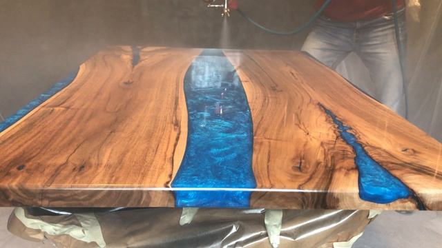 Table ready to varnish so varnished the wood and the resin / Стол-река из слэбов с эпоксидной смоло