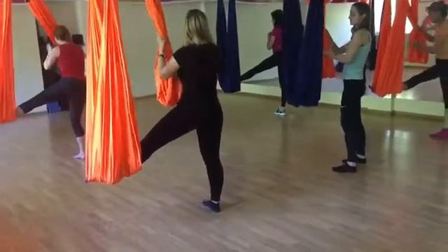 Йога в гамаках смотреть онлайн