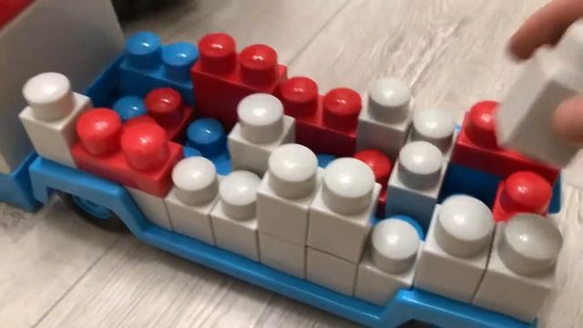 Детская Палатка . Заезжаем в Палатку на Машине . Светим фонариком . Challenge. IVAN KID . смотреть онлайн