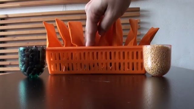 Развивающие игры дома. Сенсорные мешочки Монтессори.