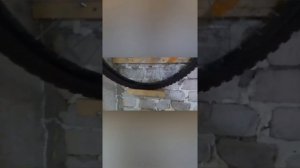 Как подвесить велосипед на стену в гараже.