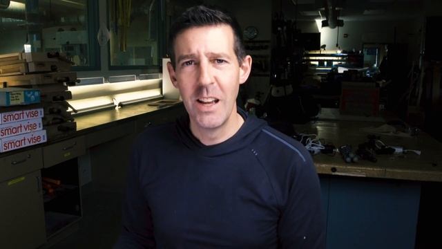 Distance Learning - Episode 01: 30 Second Sketches смотреть онлайн