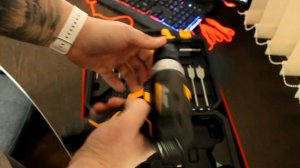 шуруповерт DEKO DKCD12FU LI SET3 (обзор комплекта) Подарок на 23 февраля. Что подарить мужу на 23??