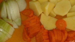 Легкий суп со свининой
