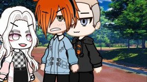 он давно в меня влюблён