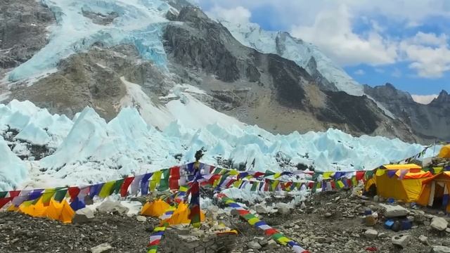 The DEADLY 2023 Mount Everest DISASTER Revealed смотреть онлайн