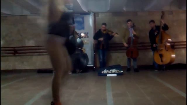Street music, almost Apocalyptica, Minsk. уличные музыканты Минск смотреть онлайн
