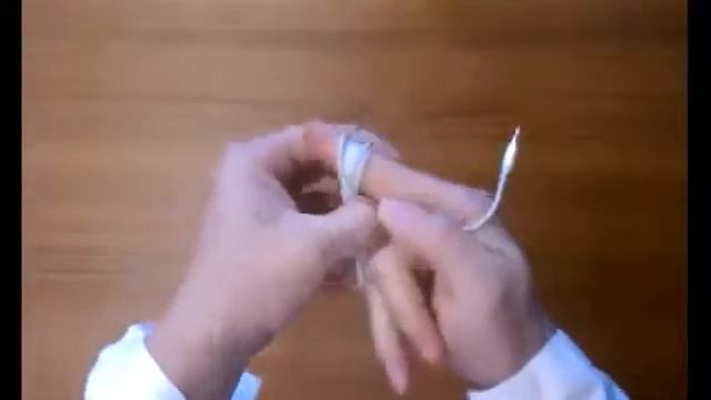 Как смотать провода наушников смотреть онлайн