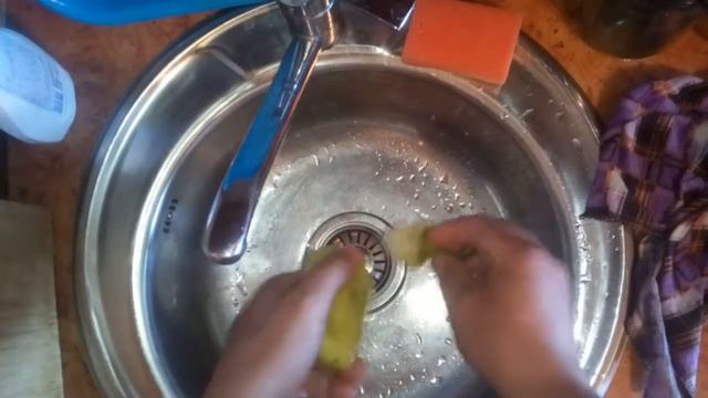 ЛАЙФХАК ЗА 30 СЕКУНД! Как быстро почистить перец без ножа!. смотреть онлайн