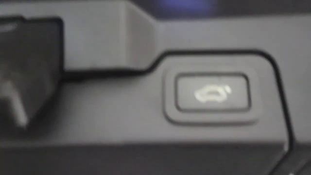 LAND ROVER RANGE ROVER EVOQUE 2.0 TD4 SE 5d 177 BHP смотреть онлайн