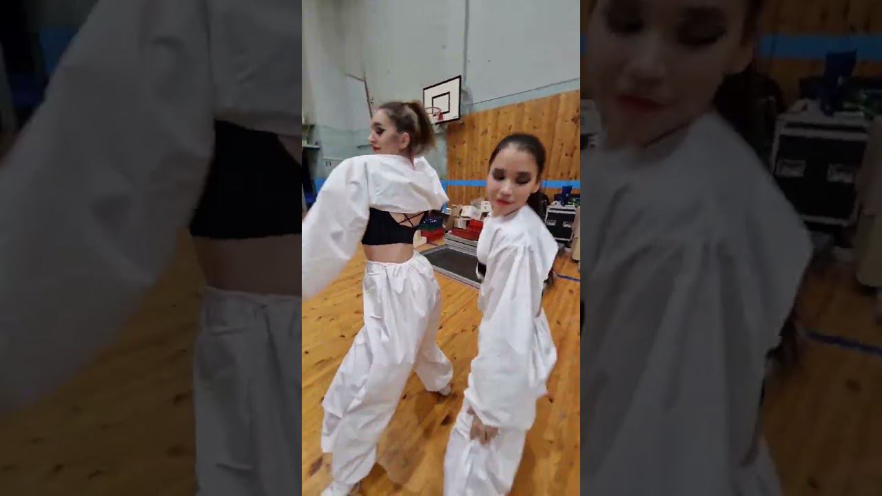 Не ради хайпа, а юмора ради) ВЫ же понимаете что это прикол)#чирлидинг #спорт #выступаем #Танцы
