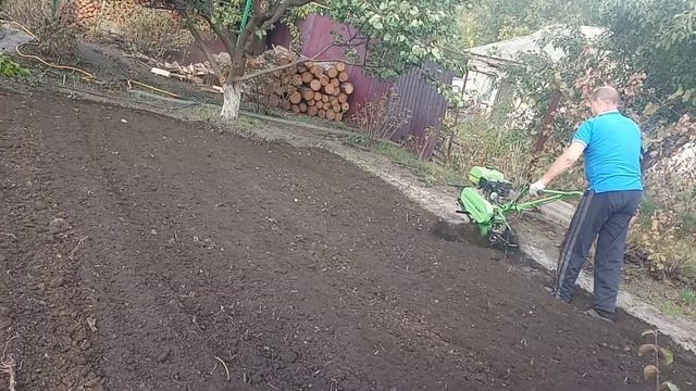 Подготовка почвы к посадки ,чеснока и лука . смотреть онлайн