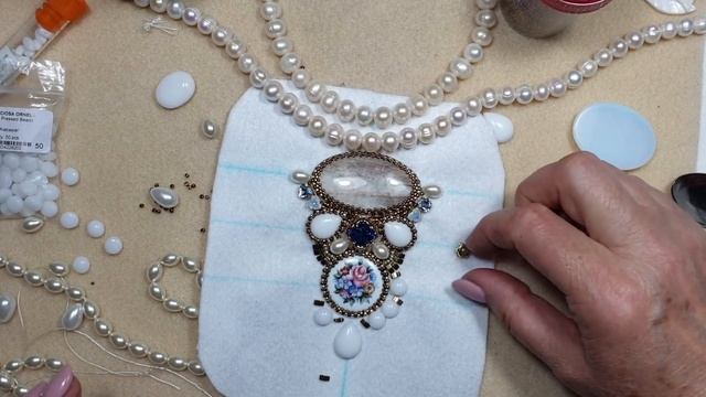 Колье " БАЛ БЕЛЫХ НОЧЕЙ" смотреть онлайн