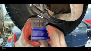 Тюнинг  подвески  Шевроле Тахо 800.  Как поменять задние втулки стабилизатора на полиуретановые