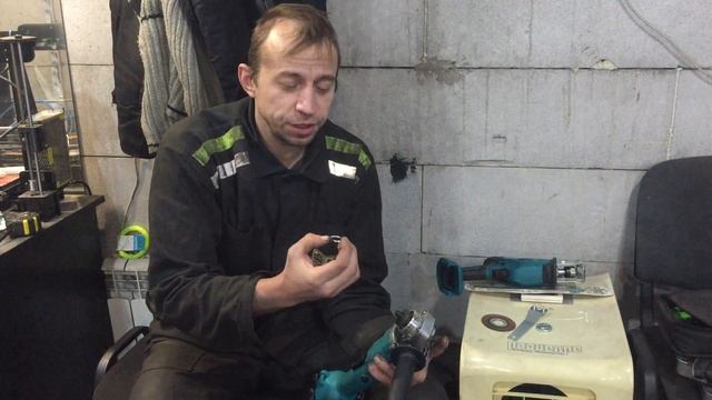 Обзор аккумуляторного инструмента псевдо Макита (Китай) смотреть онлайн