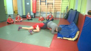 Переход с маунта на болевой рычаг и продолжение атаки