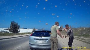 Газовый балончик поможет от любого неадеквата.