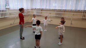 Урок ритмики с учащимися подготовительного отделения ЕДШИ № 4 "АртСозвездие"