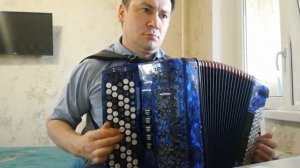 "Кил син узен кил" из репертуара Э. Киямова.
