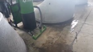 Демонстрация работы пылесоса ADS328