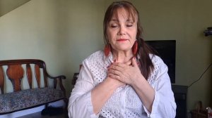 Как быстро избавиться от боли в лобной части головы. Йога энергетический массаж головы.