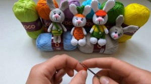 Как связать маленького зайчика крючком.