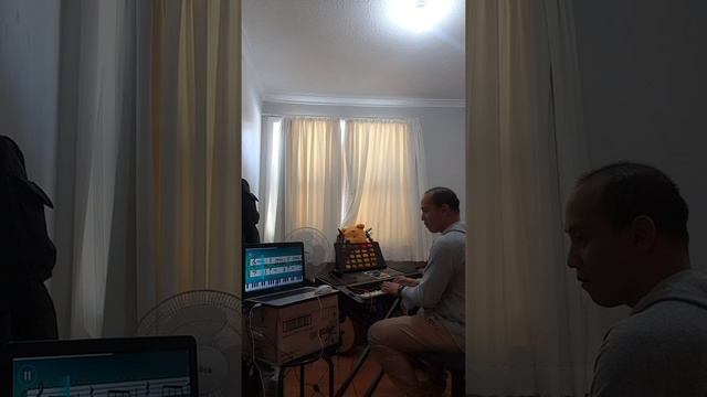 Play simply piano from a computer or PC смотреть онлайн