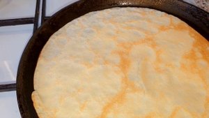 Блины на воде с мясной начинкой, заварное тесто.