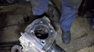 ?РАЗБИРАЮ ПЕРЕДНИЙ МОСТ,ступицу,цапфу ЭКСКАВАТОРА?ИЗВЛЕКАЮ КРЕСТОВИНУ,сальники и втулки?#20 часть