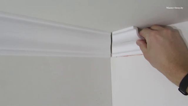 Монтаж багета, потолочного плинтуса, галтели.