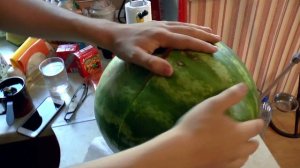 ЛАЙФХАЧ - КАК ПРАВИЛЬНО НАРЕЗАТЬ АРБУЗ