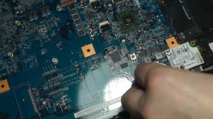 Как поменять батарейку биоса на мат плате в ноутбуке ?