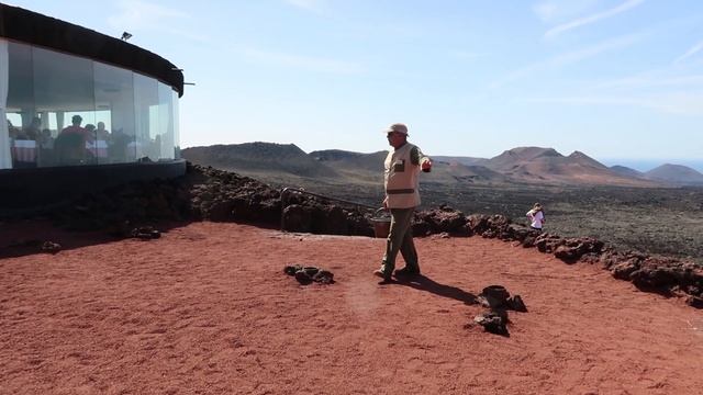 VLOG Путешествие на Лансароте с KuSaNiKi. Вулкан Timanfaya и катание на верблюдах. День 2