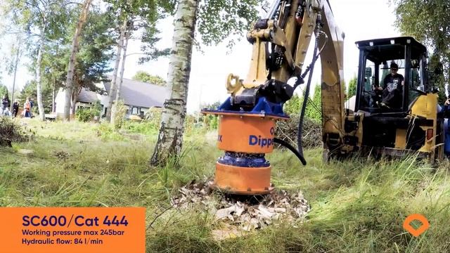 Измельчитель пней Dipperfox SC 600 на экскаваторе погрузчике CAT 444 в работе смотреть онлайн