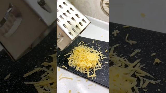 ОЛАДЬИ С КОЛБАСОЙ / Рецепт от БАБУШКИ #оладья #оладьи #рецептоладьи #оладьисколбасой