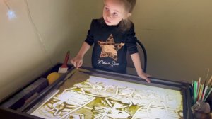 История "Ежик-поэт", рисовала  Маша 4 года