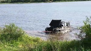 Мчс достаёт "утопленника"