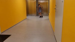 Научился вставать с пола, без опоры, наконец-то! 1 год и 7 мес., 12.06.21