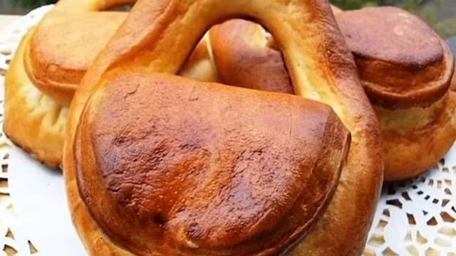 Три калача и одна баранка (Басня) - Л. Н. Толстой смотреть онлайн