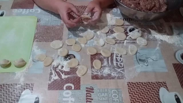 ГОТОВЛЮ ПЕЛЬМЕНИ ИЗ ЗАМОРОЖЕННОГО ТЕСТА // ЖИЗНЬ В ДЕРЕВНЕ