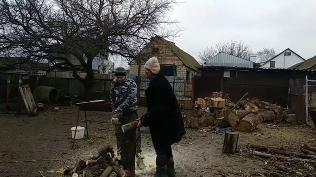 Заготовка дров#Пилим дрова електропилкой и бензопилкой#HARD MIX#заготовка дров на зиму