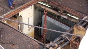 Выгрузка рыбы, БМРТ Старый Арбат