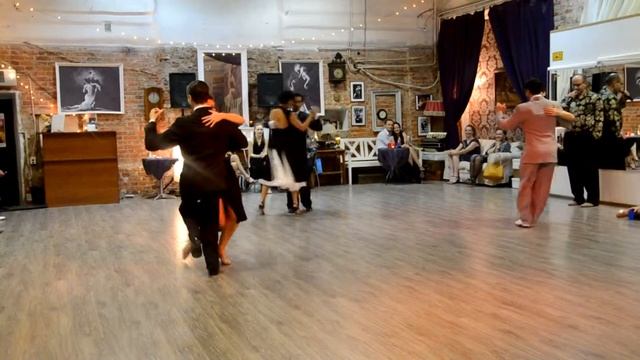 Maestros y campeones - Pensalo bien - Milonga Russia 2014 смотреть онлайн